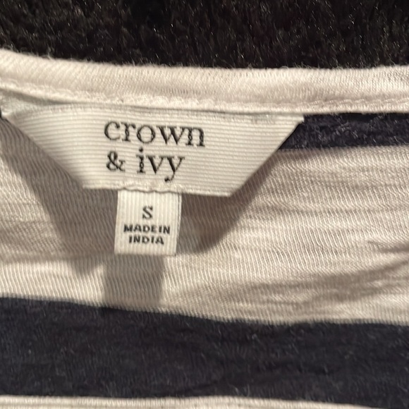 Crown & Ivy top - Picture 3 of 3